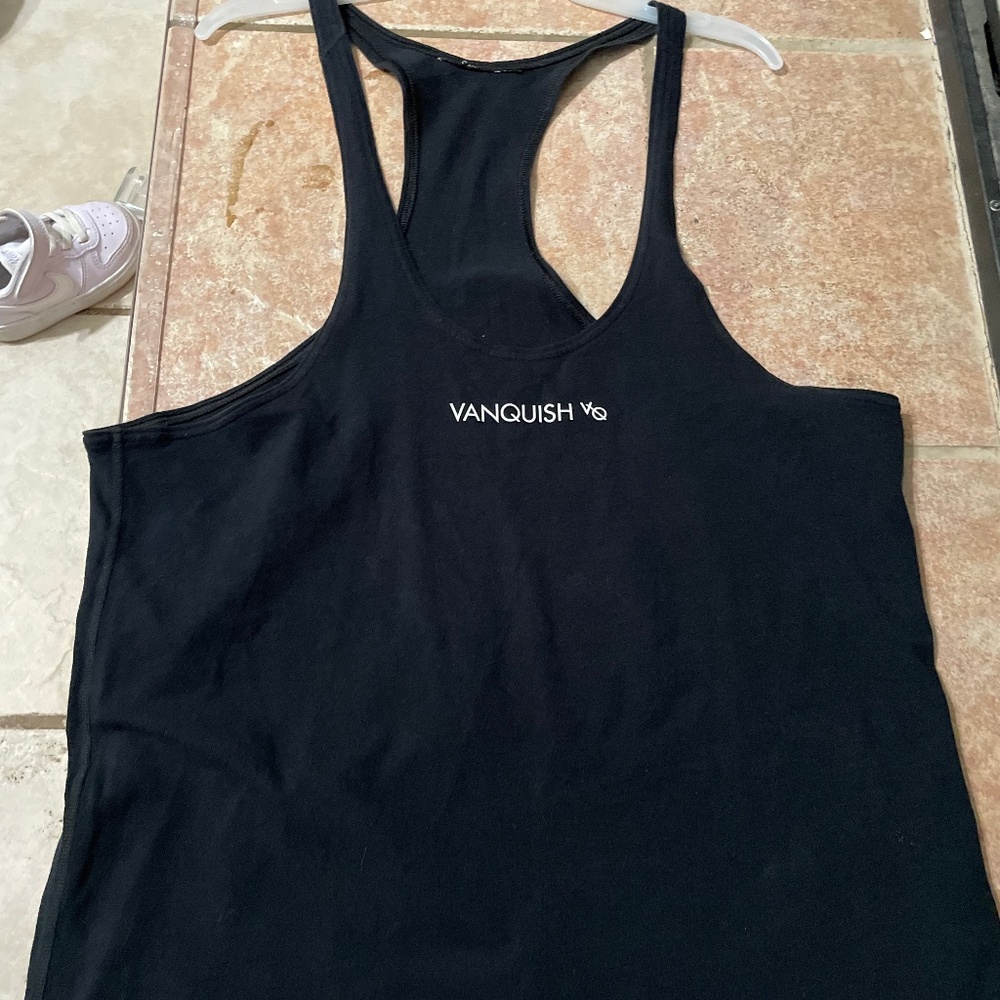 Vanquish stringer tank medium men great condition